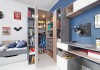 Modernes Jugendzimmer mit begehbarem Eckkleiderschrank, Schreibtisch und Bett.