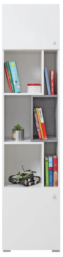 Schmales Bücherregal in Weiß und Grau mit offenen Fächern und Türen für das Jugendzimmer.