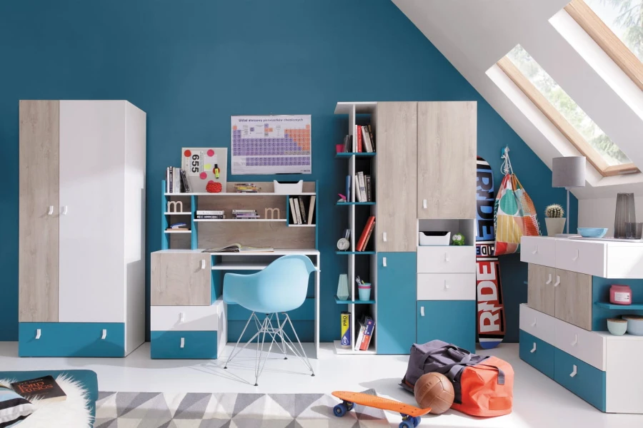 Modernes Jugendzimmer Set in Blau und Eiche-Optik mit Schreibtisch.