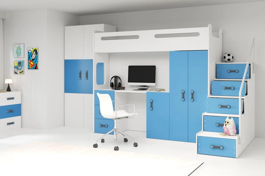 Eingerichtetes Kinderzimmer mit blau-weißem Hochbett, Schreibtisch und praktischen Treppenschubladen.