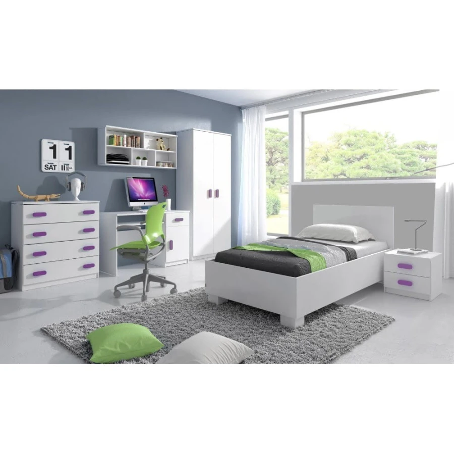 Komplettes Kinderzimmer-Möbelset in Weiß mit lila Griffen, Schreibtisch, Bett und Kleiderschrank.