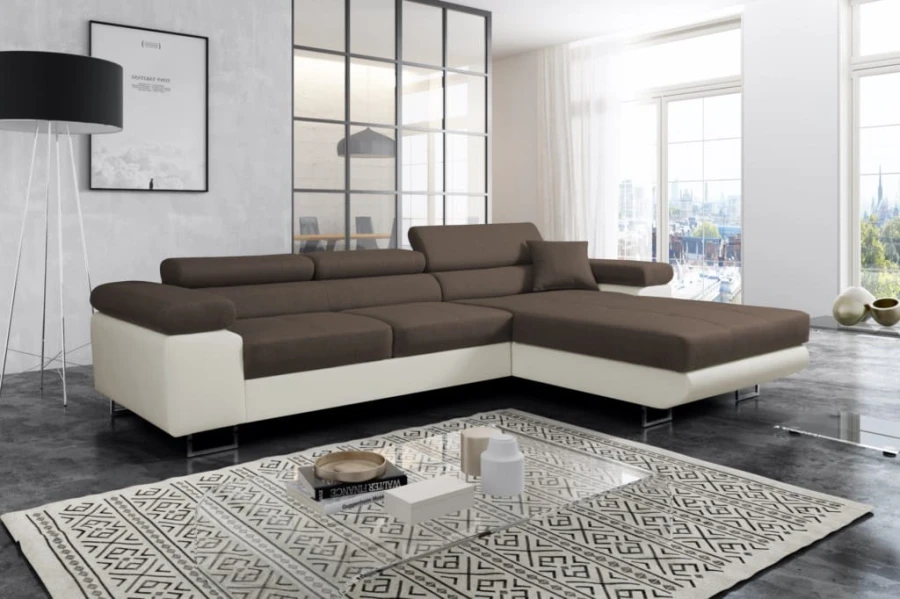 Gemütliches Ecksofa in Braun und Weiß im modernen Design.