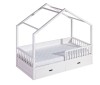 Weißes Kinderhausbett mit zwei großen, geschlossenen Schubladen.