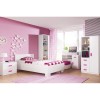 Mädchen-Kinderzimmer Set in Weiß und Rosa mit Bett, Schreibtisch und Regalen.
