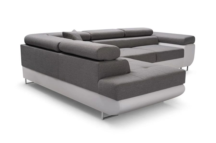 Modernes Ecksofa in Grau und Weiß mit verstellbaren Kopfstützen, Rückansicht.