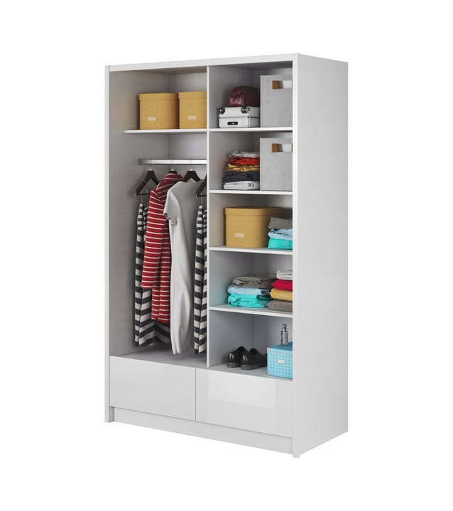 Innenansicht Kleiderschrank mit Einteilung für Kleidung und Boxen.