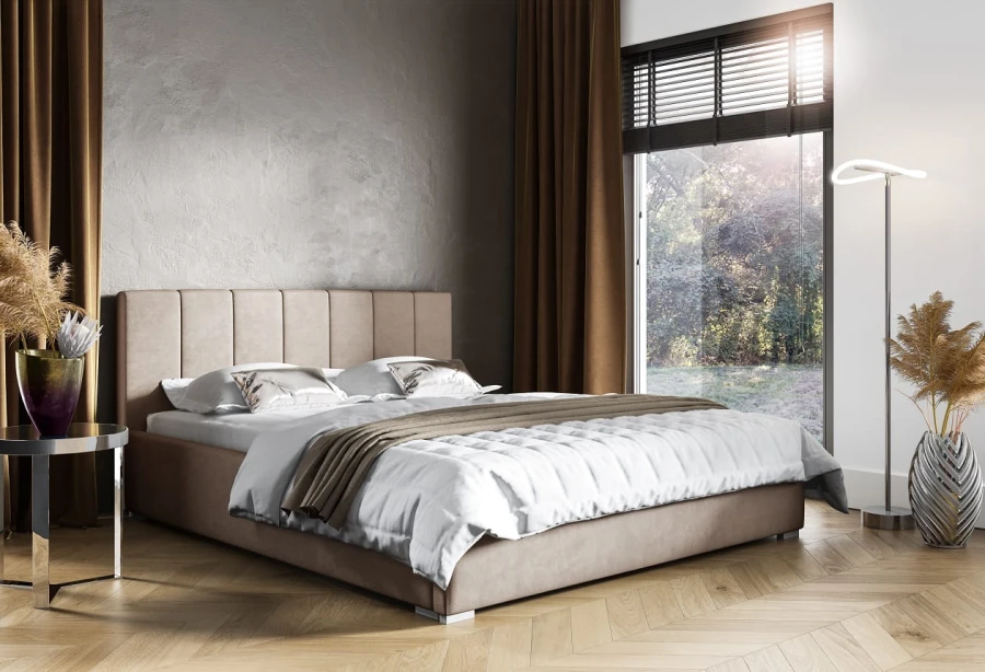 Beiges Polsterbett mit weichem Samtbezug in hellem, modernem Schlafzimmer-Design.