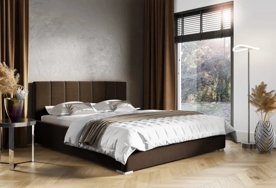 Modernes Polsterbett in Braun mit hohem Kopfteil und weißer Bettwäsche im Schlafzimmer.