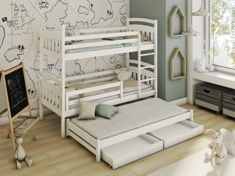 Weißes Funktionsbett mit drei Liegeflächen und Stauraum im maritimen Kinderzimmer.