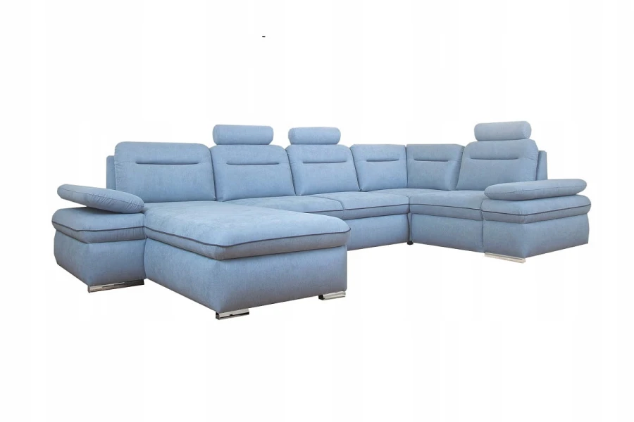 Hellblaues Polstersofa in U-Form, isoliert auf weißem Hintergrund.