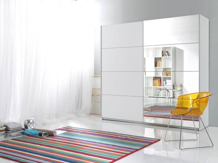 Kleiderschrank BEMO Korpus und Fronten Weiß matt + Spiegel.jpg
