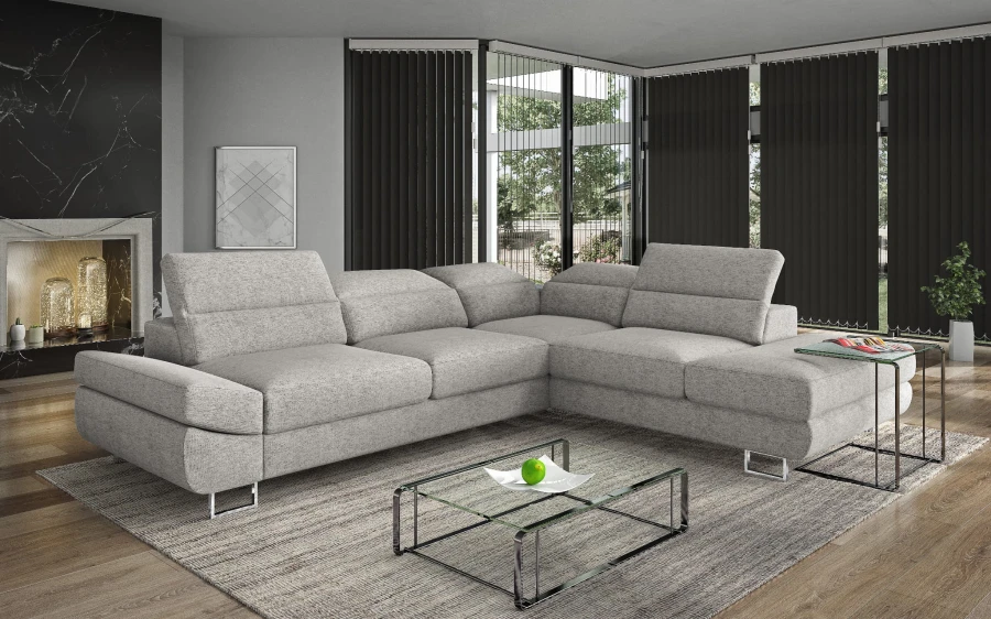Lichtgraues Ecksofa in minimalistischem Wohnzimmer mit elegantem Glastisch.