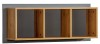Wandregal aus Holz mit drei Fächern und grauer Rückwand für Dekoration.