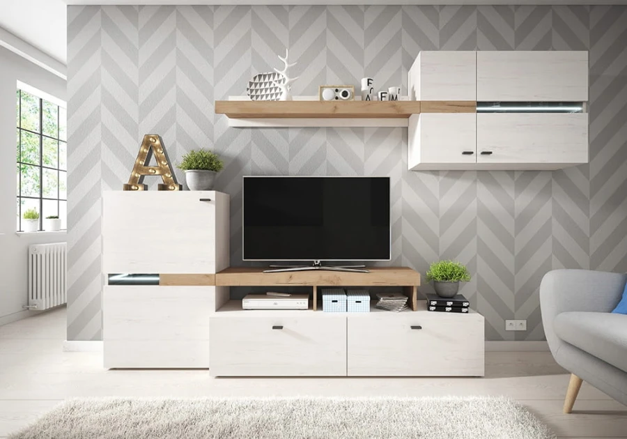 Moderne Wohnwand in Weiß und Eiche mit TV-Lowboard, Wandregal und Hängeschrank.