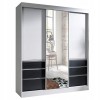 Moderner weißer Schwebetürenschrank mit Spiegeltür und sechs schwarzen Schubladen.