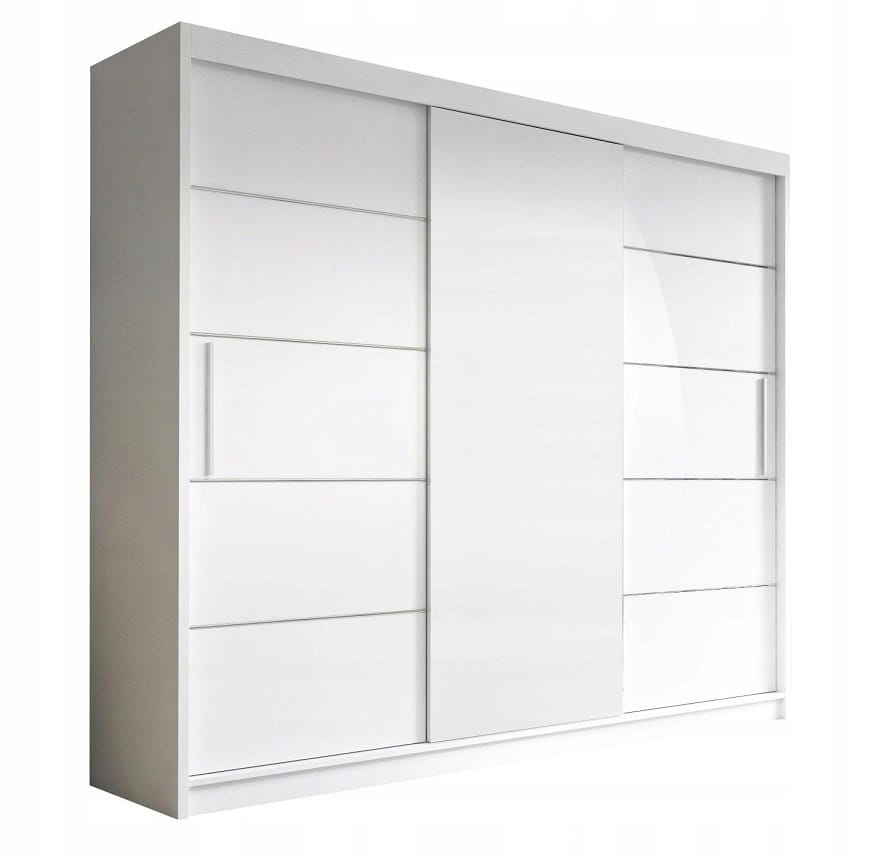 Weißer Dreitüriger Schwebetürenschrank - minimalistisches Design für viel Stauraum im Schlafzimmer.