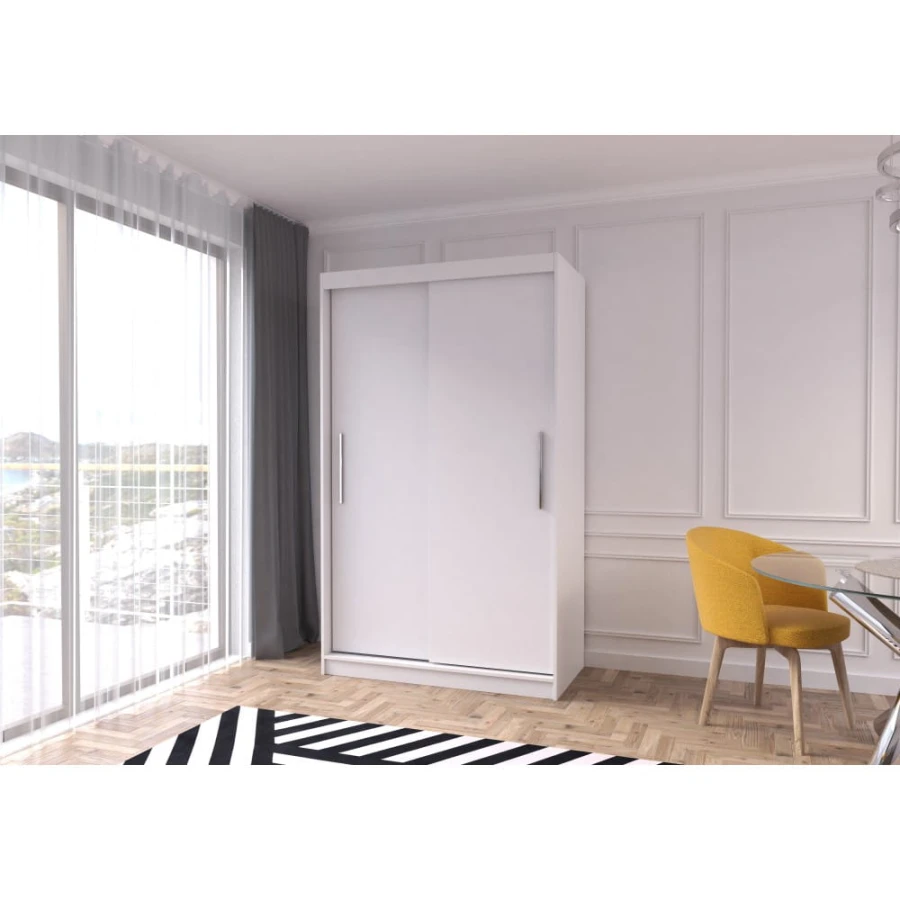 Moderner weißer Schwebetürenschrank in einem hellen Zimmer mit gelbem Sessel.