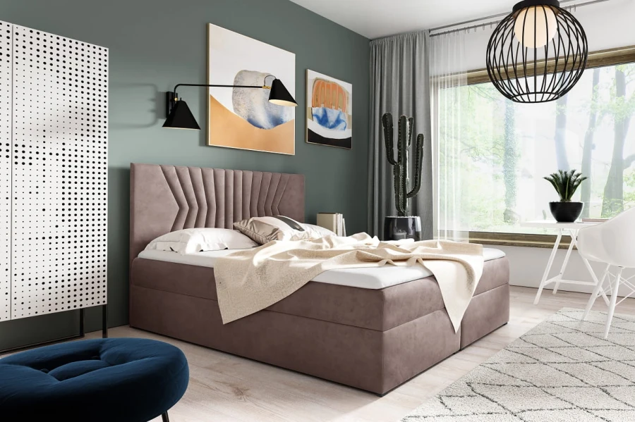 Polsterbett in Taupe mit dekorativem Kopfteil in einem hellen, modernen Schlafzimmer.