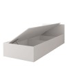 Weißes Bett mit Bettkasten für Stauraum, funktionale Schlafzimmermöbel.