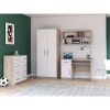 Komplettes Jugendzimmer-Ensemble mit funktionalem Schreibtisch und viel Stauraum in Eiche-Nachbildung.