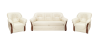 Möbelset in Beige: 3-Sitzer Ledersofa und zwei passende Sessel mit Holzrahmen.
