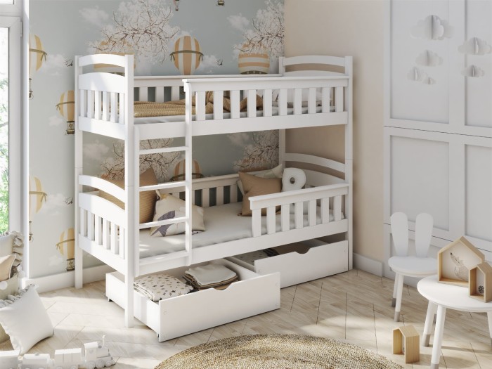 Weißes Etagenbett aus Holz mit zwei Schlafplätzen und praktischen Schubladen im Kinderzimmer.