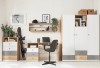 Komplettes Jugendzimmer-Set mit Schreibtisch, Kleiderschrank und Kommode in modernem Holz-Weiß-Design.