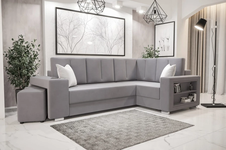 Elegantes graues Ecksofa mit integriertem Regal und praktischem Hocker im modernen Wohnzimmer.