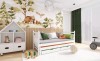 Modernes Kinderzimmer mit weißem Funktionsbett und Waldtier-Wandtattoo.