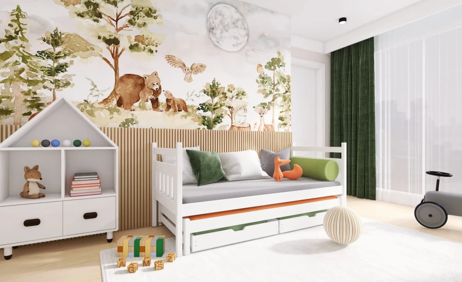 Modernes Kinderzimmer mit weißem Funktionsbett und Waldtier-Wandtattoo.