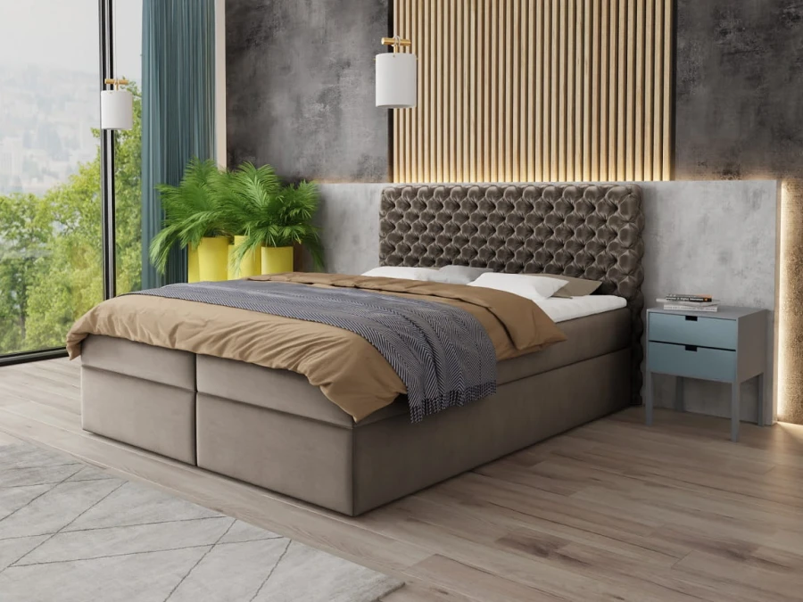 Luxuriöses Boxspringbett in Taupe mit hohem Polsterkopfteil in moderner Einrichtung.