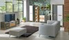 Modernes Wohnzimmer Set mit Sofa, TV-Lowboard und Regalen in Grau, Weiß und Holzoptik.