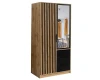 Kleiderschrank in Eiche-Optik mit Lamellen-Front, Spiegel und schwarzen Schubladen.