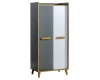 Zweitüriger Kleiderschrank in Grau und Weiß mit Holzgriffen im Retro-Stil.