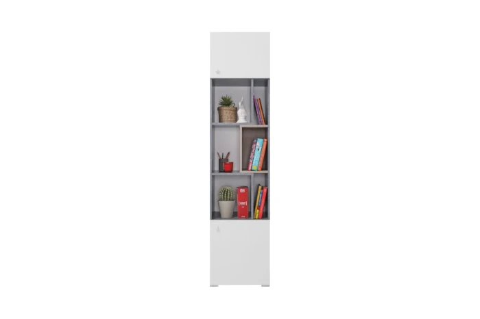 Schmaler Schrank mit weißen Türen oben und unten sowie grauen offenen Regalfächern.