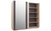 Kleiderschrank-Innenleben mit praktischen Regalfächern und schicker Spiegeltür.