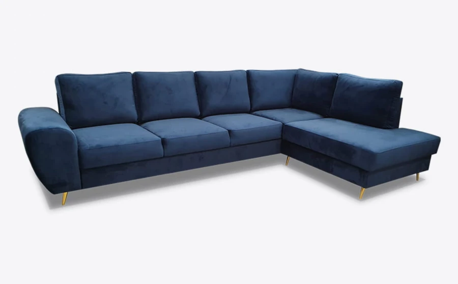 Modernes L-Sofa in Dunkelblau aus Samt mit eleganten goldenen Metallfüßen auf weißem Hintergrund.
