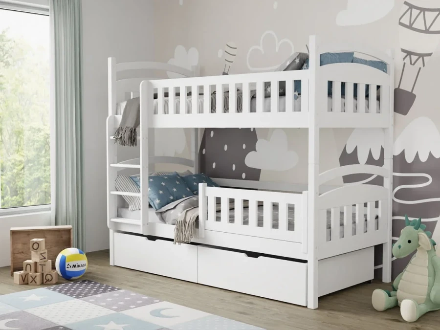 Weißes Etagenbett im Kinderzimmer mit Leiter, Stauraum-Schubladen und sicherem Rausfallschutz.