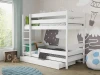 Modernes weißes Hochbett für Kinder mit Ausziehbett und Leiter vor Berg-Wandbild.