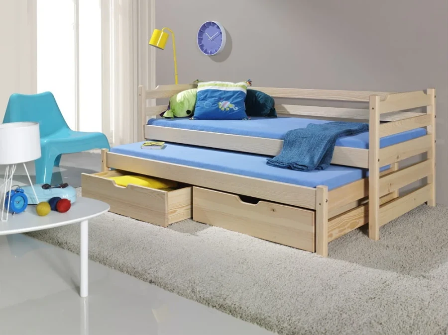 Kinderausziehbett aus Kiefer Massivholz mit zwei Liegeflächen und Bettkästen.