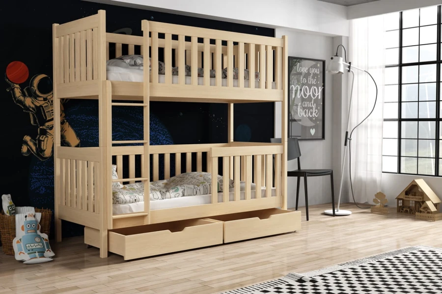 Modernes Etagenbett aus Naturholz im stilvoll eingerichteten Kinderzimmer mit Weltraum-Motiv.