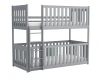 Grijs houten stapelbed met uitvalbeveiliging en ladder op een witte achtergrond.