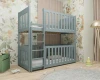 Graues Etagenbett für Kinder in modernem Kinderzimmer mit Waldmotiven-Tapete.