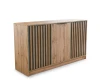 Modernes Sideboard in Eiche-Optik mit schwarzen Lamellen-Türen, perspektivische Ansicht.