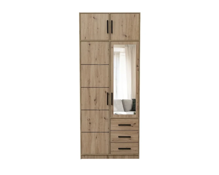 Hoher Kleiderschrank in Eiche-Optik mit Aufsatzschrank für maximalen Stauraum.