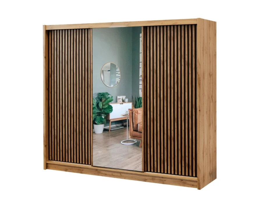 Dreitüriger Kleiderschrank in Eiche mit Lamellen-Design und mittiger Spiegeltür.