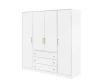 Moderner weißer Kleiderschrank mit vier Türen, drei Schubladen und eleganten goldenen Griffen.
