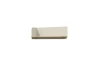 Schlichtes Wandregal in minimalistischem Design in Beige und heller Holzoptik.