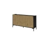 Hohes schwarzes Sideboard mit Fronten aus hellen Holzlamellen und Metallbeinen.