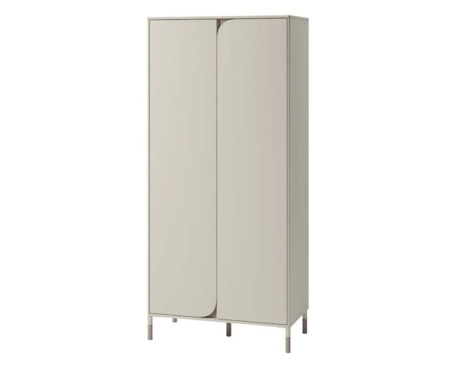 Moderner beigefarbener Kleiderschrank mit zwei Türen und minimalistischem Design für das Schlafzimmer.
